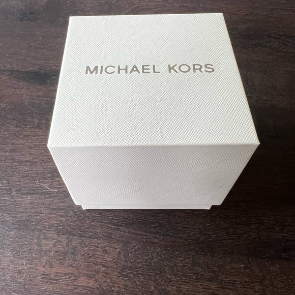 Michael Kors Rose Gold Mesh Watch - Picture 8 of 11